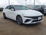 New 2025 Hyundai Elantra SEL image 3
