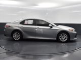 Used 2019 Toyota Camry LE image 4