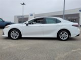 Used 2022 Toyota Camry LE image 3