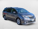 Used 2014 Toyota Sienna SE image 3