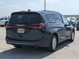 Used 2022 Chrysler Pacifica Touring-L image 3