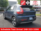 Used 2022 Volvo XC40 T5 Momentum image 3