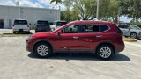 Used 2018 Nissan Rogue SV w/ Premium Package image 4