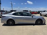 Used 2024 Toyota Camry SE image 3