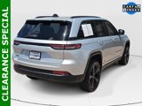 Used 2023 Jeep Grand Cherokee Altitude image 3