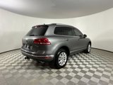 Used 2015 Volkswagen Touareg Sport image 4