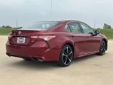 Used 2018 Toyota Camry XSE image 3