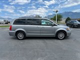 Used 2016 Chrysler Town & Country Touring-L w/ Driver Convenience Group image 3
