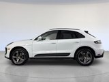 Certified 2024 Porsche Macan image 2
