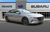 Used 2022 Hyundai Elantra SEL image 2