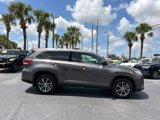 Used 2019 Toyota Highlander XLE image 3