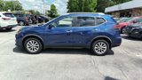 Used 2020 Nissan Rogue SV image 2