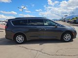 Used 2022 Chrysler Pacifica Touring-L image 4