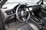 Certified 2024 Porsche Macan image 4