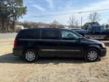 Used 2016 Chrysler Town & Country Touring image 4