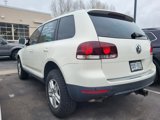 Used 2010 Volkswagen Touareg TDI image 2