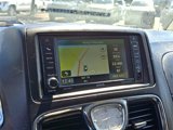 Used 2016 Chrysler Town & Country Touring-L image 3