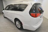 Used 2019 Chrysler Pacifica Touring-L image 3