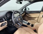Certified 2024 Porsche Macan image 4