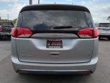 Used 2017 Chrysler Pacifica Touring-L image 6
