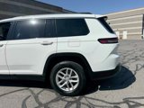 Used 2023 Jeep Grand Cherokee L Laredo image 4