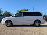 Used 2016 Chrysler Town & Country Touring image 4