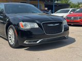 Used 2014 Chrysler 300 image 2