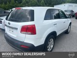 Used 2011 Kia Sorento LX image 2