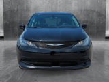Used 2022 Chrysler Voyager LX image 2