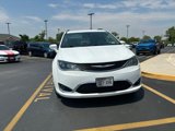 Used 2019 Chrysler Pacifica Touring-L image 3