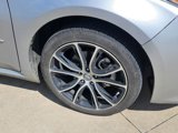 Used 2018 Toyota Avalon Limited image 3