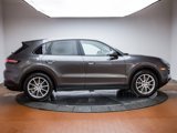 Certified 2025 Porsche Cayenne image 3
