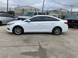 Used 2017 Hyundai Sonata SE image 3