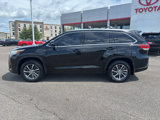 Used 2017 Toyota Highlander XLE image 2