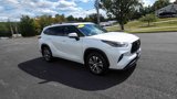 Used 2022 Toyota Highlander XLE image 2