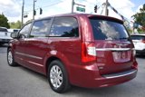 Used 2014 Chrysler Town & Country Touring image 5