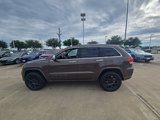 Used 2018 Jeep Grand Cherokee Overland image 2