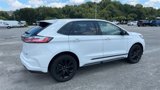 Used 2022 Ford Edge SE w/ Black Appearance Package image 3