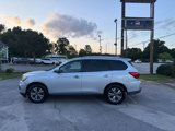 Used 2018 Nissan Pathfinder SV image 2