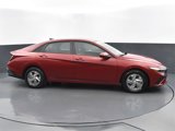 Certified 2025 Hyundai Elantra SE image 2