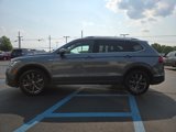Used 2022 Volkswagen Tiguan SE w/ Panoramic Sunroof Package image 3