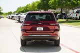 Used 2024 Jeep Grand Cherokee Laredo image 4