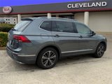 Used 2018 Volkswagen Tiguan SEL image 2