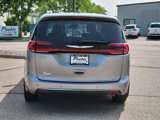 Used 2021 Chrysler Pacifica Touring-L w/ Uconnect Theater Family Group image 4