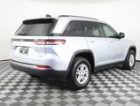 Used 2023 Jeep Grand Cherokee Laredo image 5