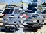 Used 2020 Volkswagen Tiguan SE image 4