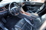Used 2017 Lincoln Continental Select image 3