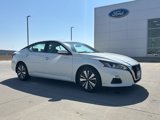Used 2022 Nissan Altima 2.5 SV w/ SV Premium Package image 3