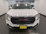 Used 2022 GMC Terrain SLE w/ Driver Convenience Package image 2