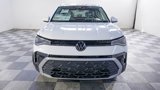 New 2025 Volkswagen Taos SE image 2